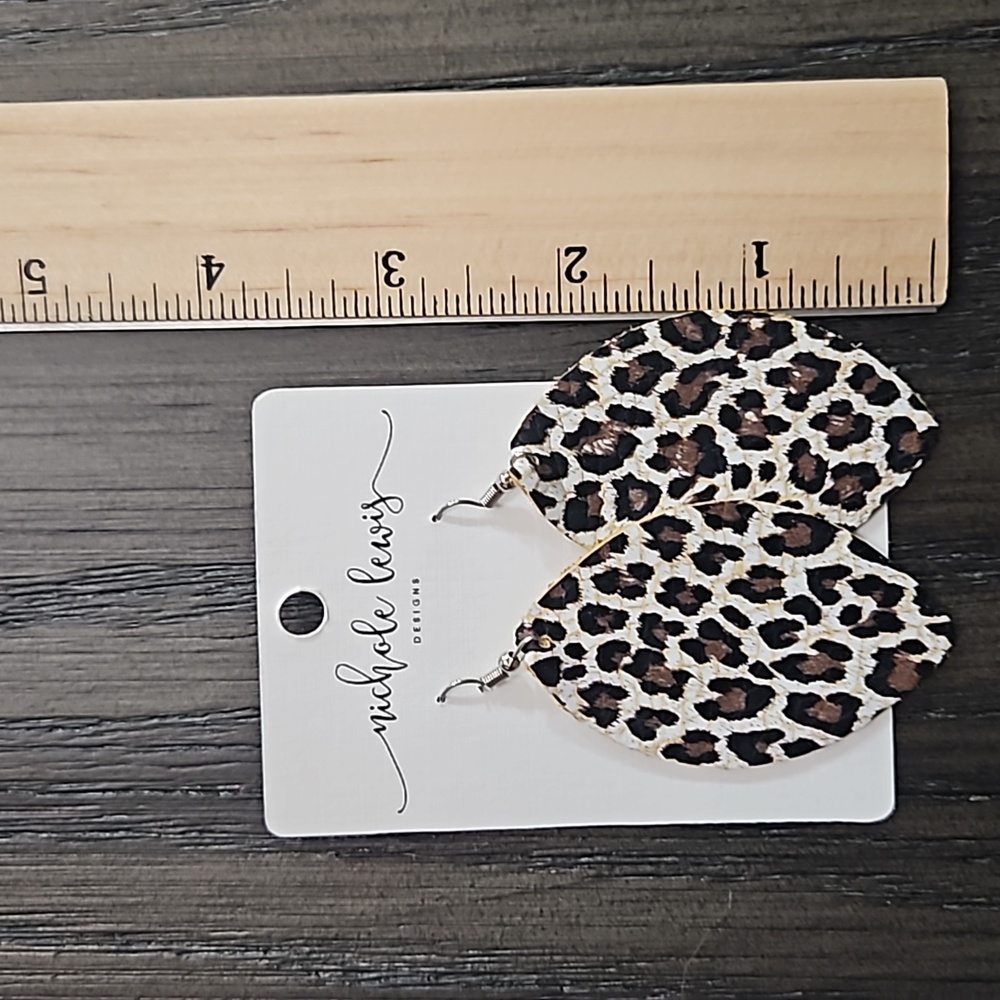 Leopard Design on Leather Leaf Shaped Earrings - Picture 5 of 5